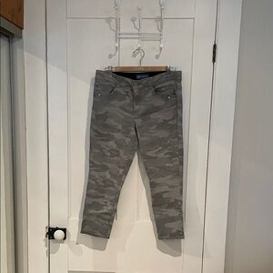 Democracy Black and Gray army Capri